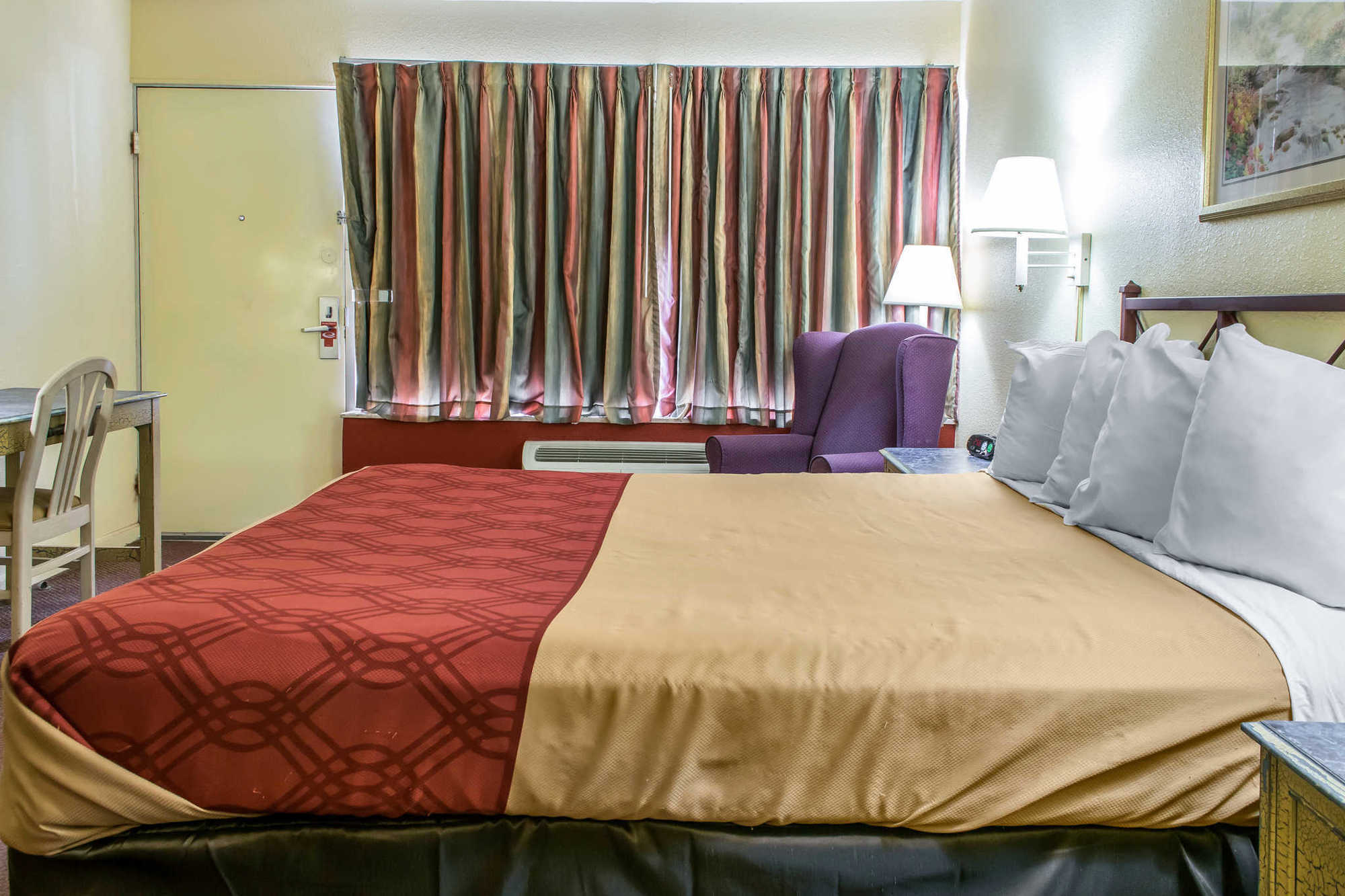 Econo Lodge Fort Knox Radcliff Room photo